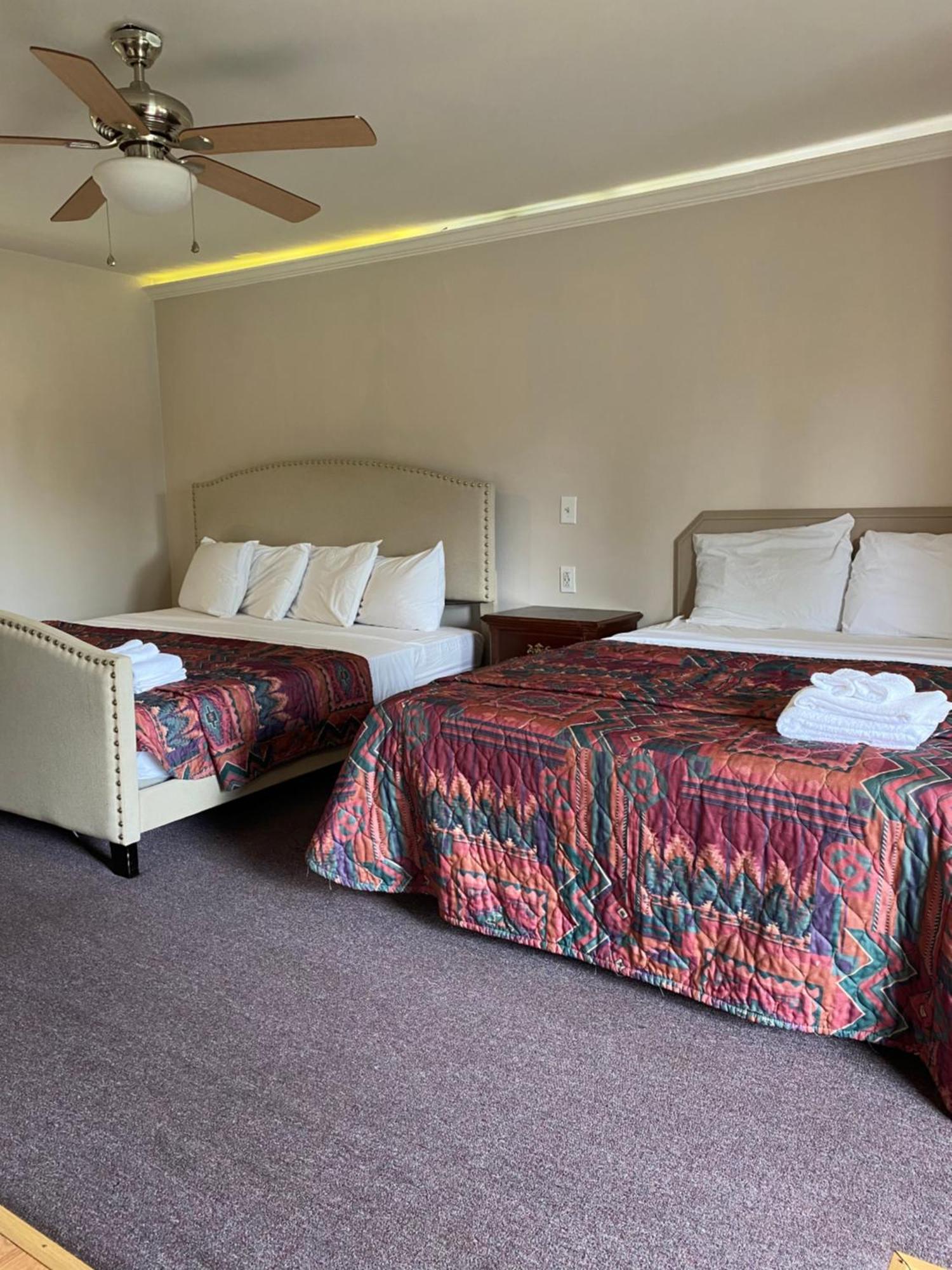 לייק ג'ורג' Barberry Court Motel &Cabins חדר תמונה