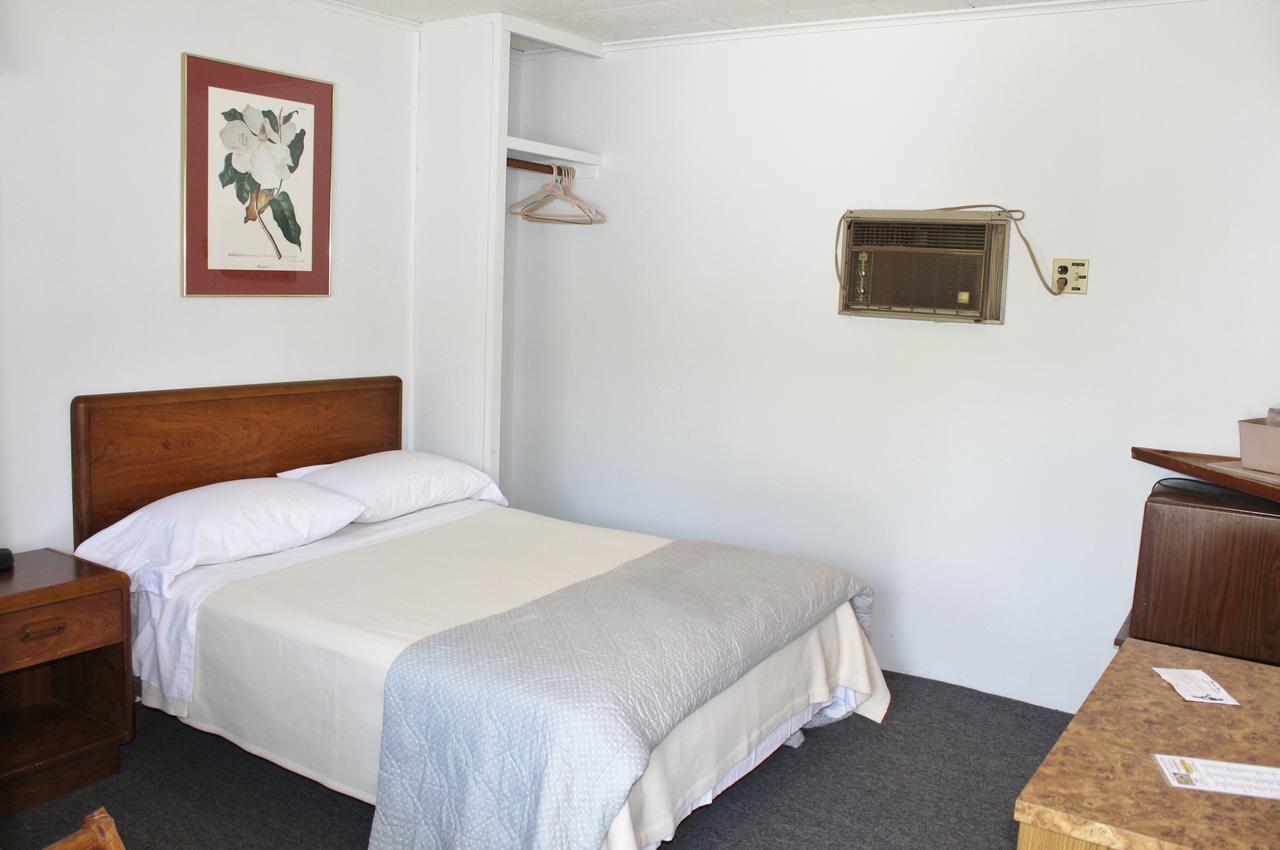 לייק ג'ורג' Barberry Court Motel &Cabins מראה חיצוני תמונה