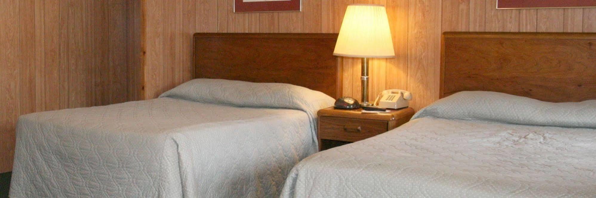 לייק ג'ורג' Barberry Court Motel &Cabins מראה חיצוני תמונה